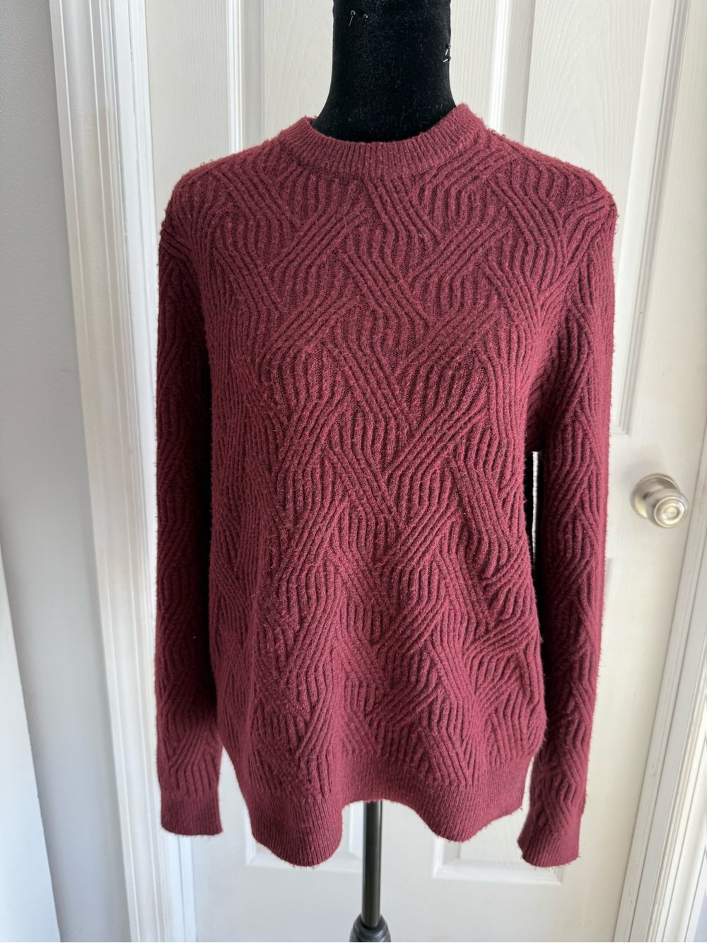 Guess Eco Wesley unisex Textured Crewneck Lattice Ribbed Sweater - Wine